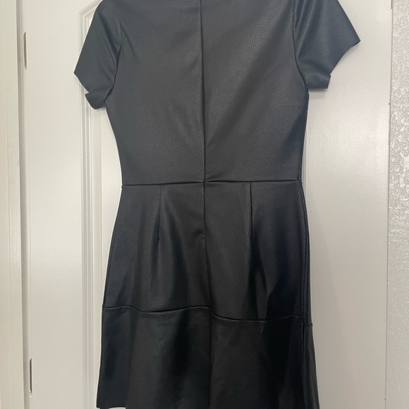 Macys Rosie Harlow brand faux leather dress - Picture 4 of 6